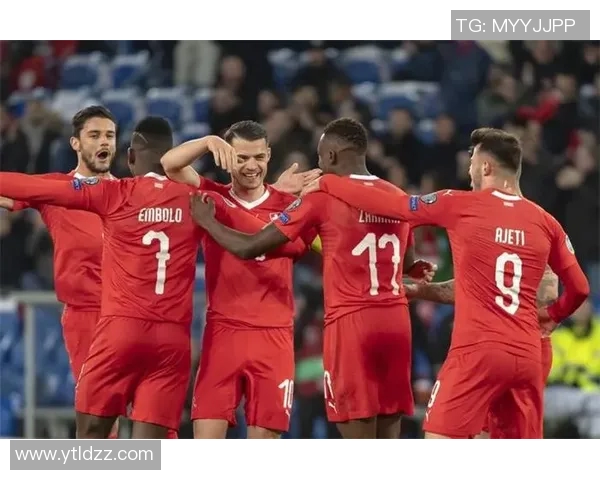 赛后复盘杭州足球队与广州足球队的团队协作表现与战术分析 赛后复盘杭州足球队与广州足球队的团队协作表现与战术分析