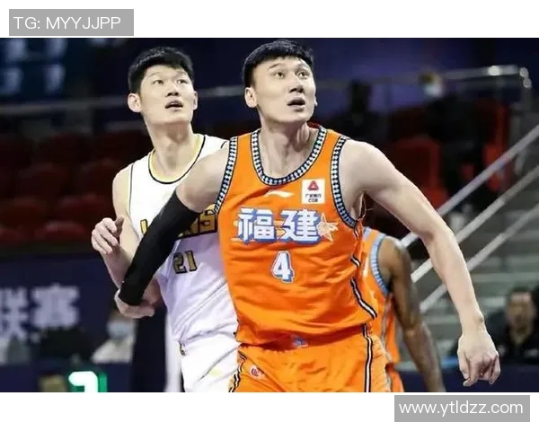 上海足球队以55分稳居联赛积分榜首位展现强劲实力